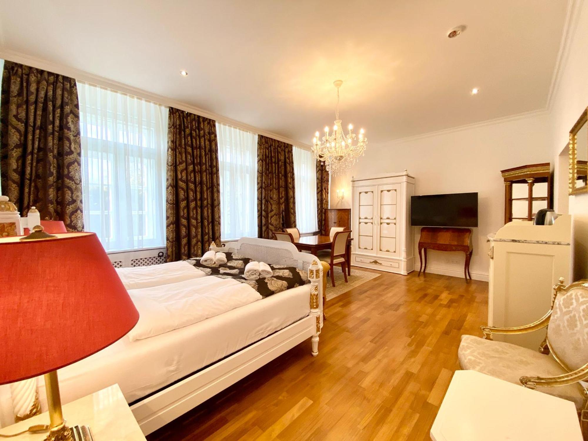 Friedrich Franz Palais Hotel Bad Doberan Bagian luar foto