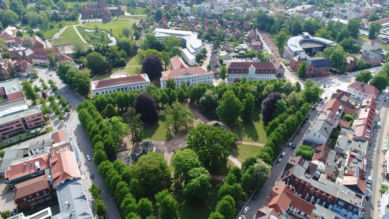 Friedrich Franz Palais Hotel Bad Doberan Bagian luar foto